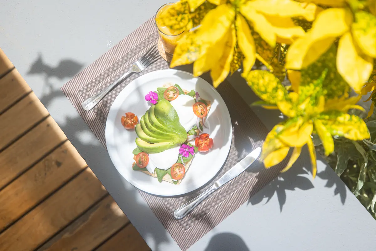 Fresh salad with edible flowers