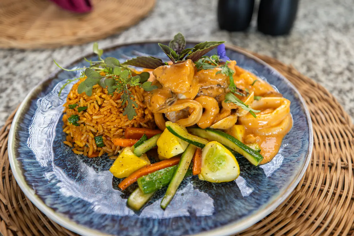 Calamari with saffron sauce